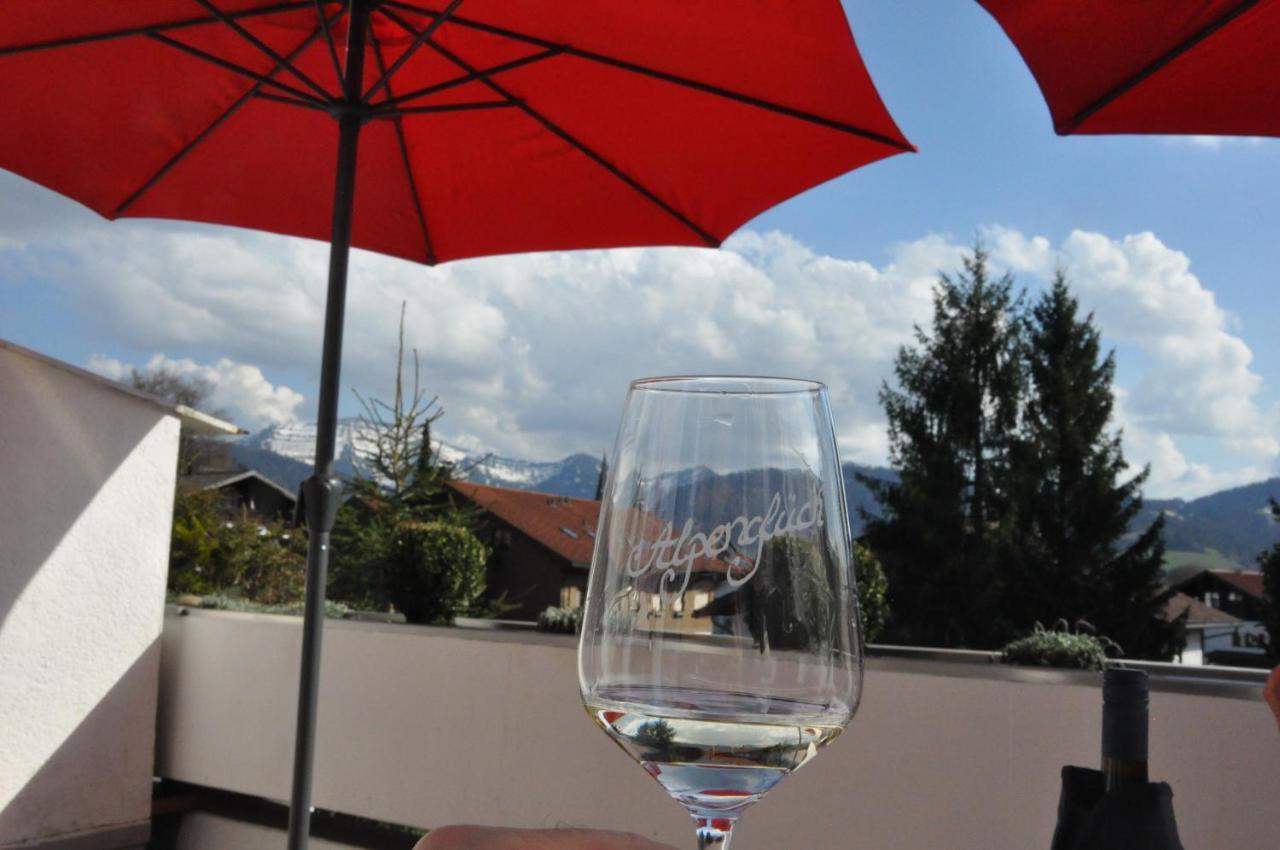 Apartamento ALMI - Alpenglück Traumhafte Whg.m.20qm Dachterr. Oberstaufen Exterior foto